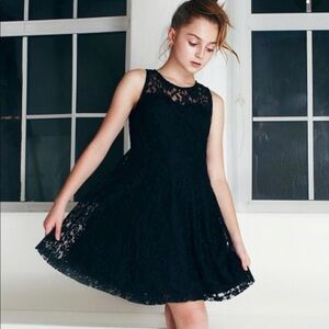 BANANA REPUBLIC 𝅺BANANA Republic Black Lace Dress